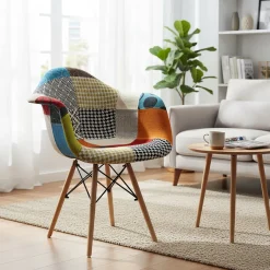 Poltrona Patchwork Imbottita con Braccioli e Gambe in Legno