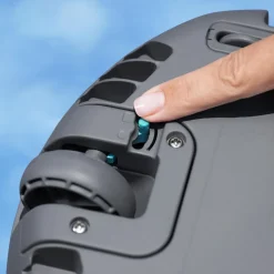 Robot pulitore per la pulizia della piscina AquaTronix G100