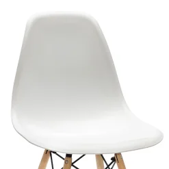 Sedia da pranzo Nordica Bianca in Polipropilene con gambe in legno