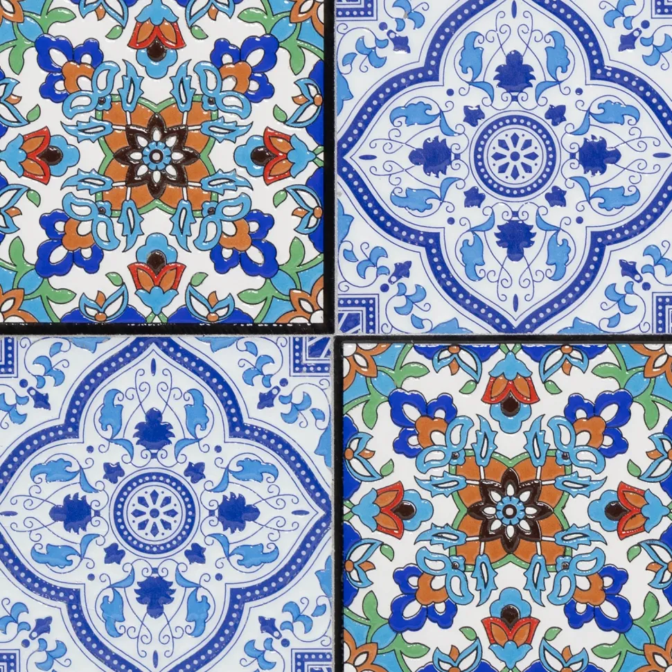 Set giardino Bistrot Tavolo rotondo 60 cm e 2 sedie richiudibili in metallo Celeste con Top in Ceramica Effetto Mosaico