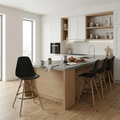 Sgabello Nordica in Polipropilene Nera con gambe in legno