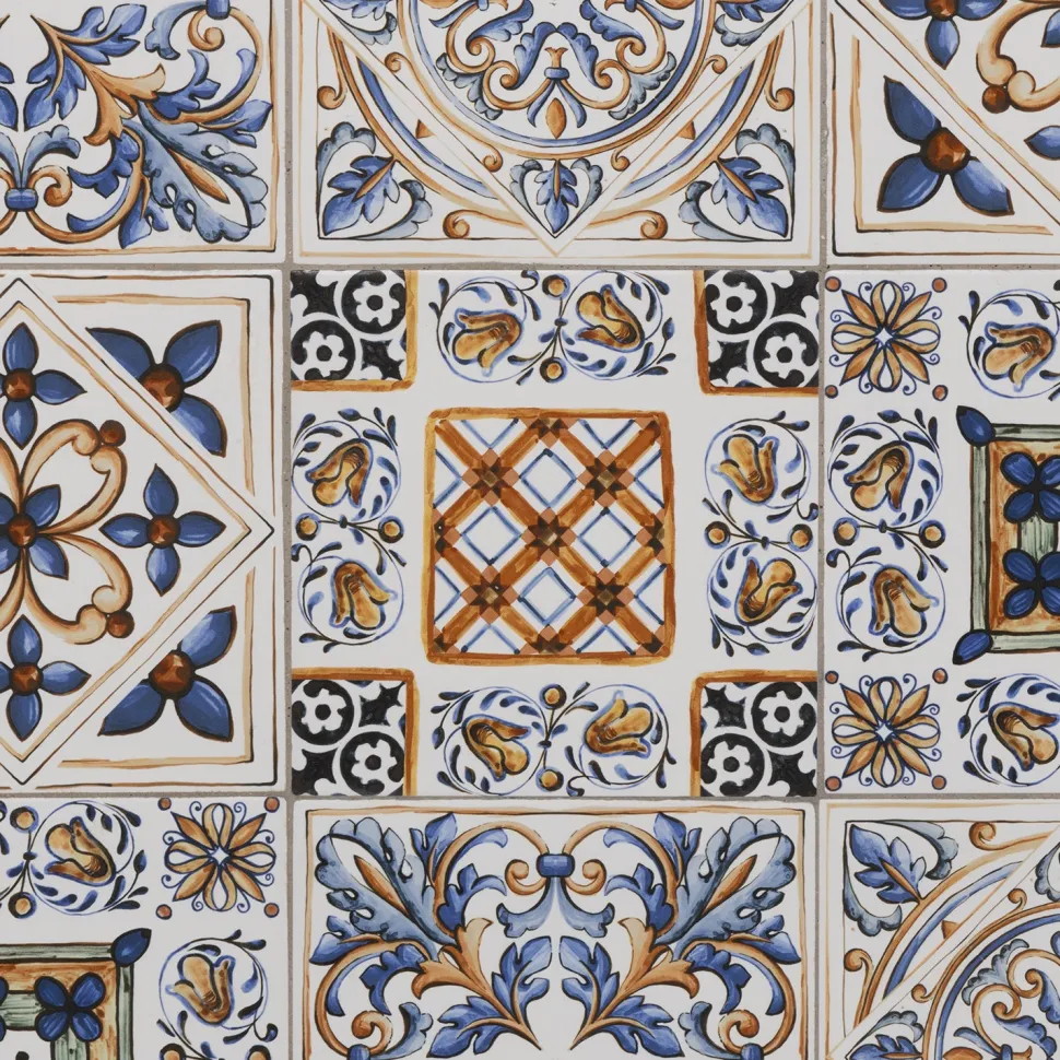 Tavolo Tondo in metallo nero con top maioliche Blu